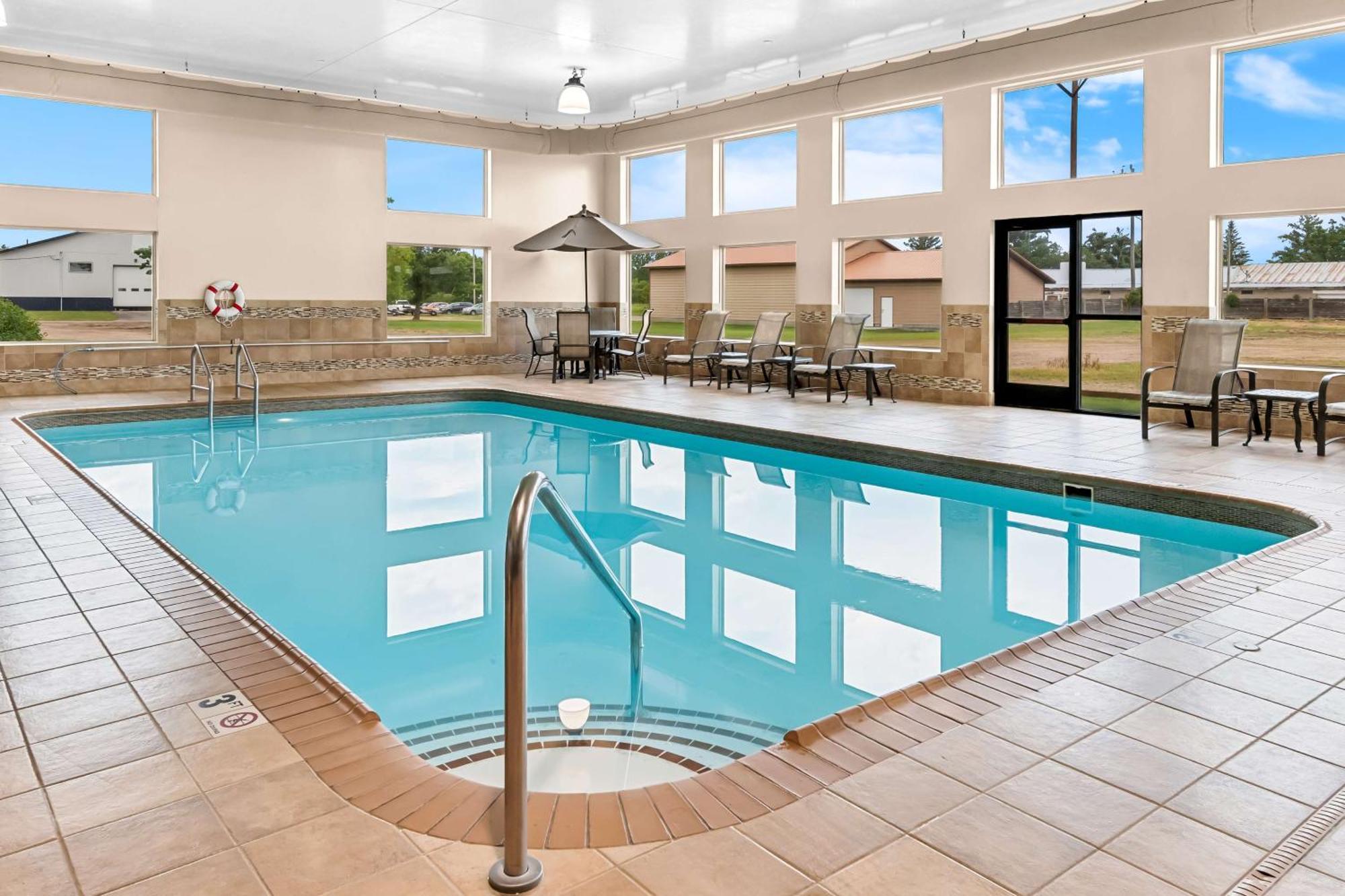 Heartland Inn & Suites, Surestay Collection By Best Western Park Rapids Kültér fotó