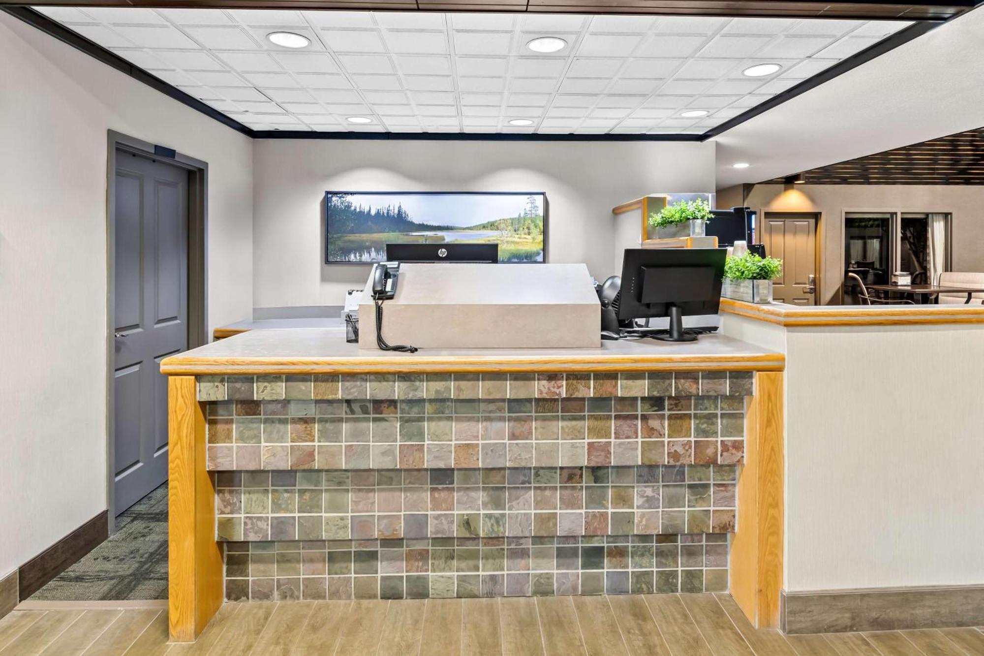 Heartland Inn & Suites, Surestay Collection By Best Western Park Rapids Kültér fotó